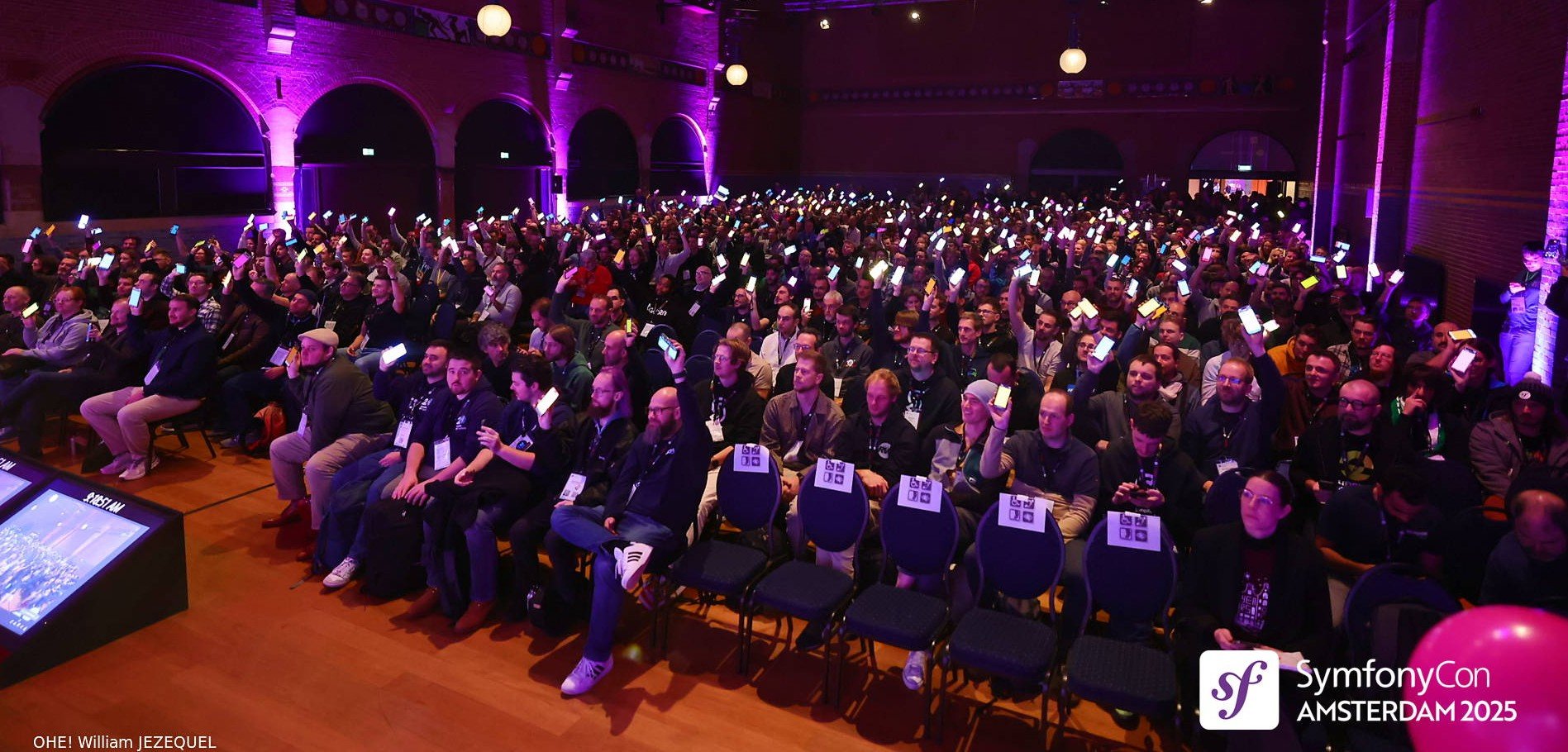 Symfonycon Amsterdam 2025 Lit Up Phones